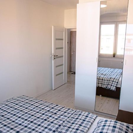 Apartment Klobucka Варшава Екстер'єр фото